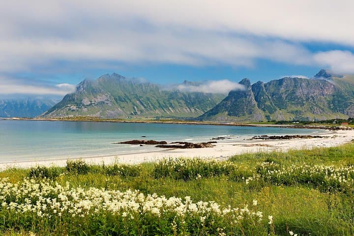 Lofoten Photo Highlights: Henningsvær & Haukland Beach Tour photo 3