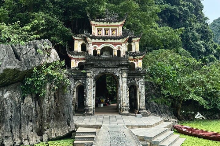 Ninh Binh Day Escape: Mua Cave Viewpoint, Sampan Ride & Village Life photo 6