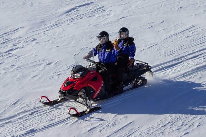 Levi 2-Hour Snowmobile Safari: Arctic Lakes, Forests & Hot Berry Break photo 4