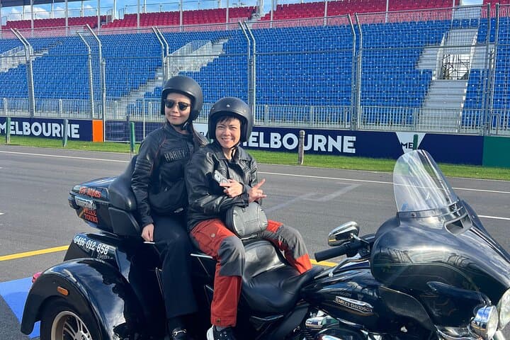 Melbourne Harley Davidson Trike Tour: St Kilda & Albert Park Joyride photo 2