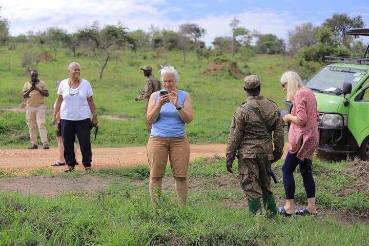 3-Day Gorilla Trekking Tour to Bwindi Forest Uganda — Permits, Lake Bunyonyi & Practical Tips photo 5