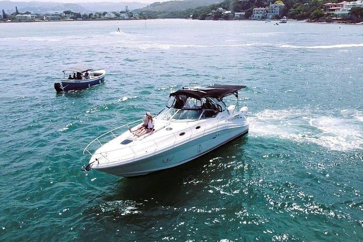 Knysna Lagoon Motor Yacht Charter: Thesen Island to the Knysna Heads