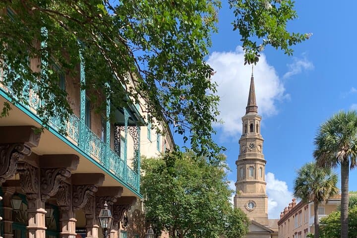 Charleston History Walking Tour — Rainbow Row, Battery & Hidden Alleys photo 5