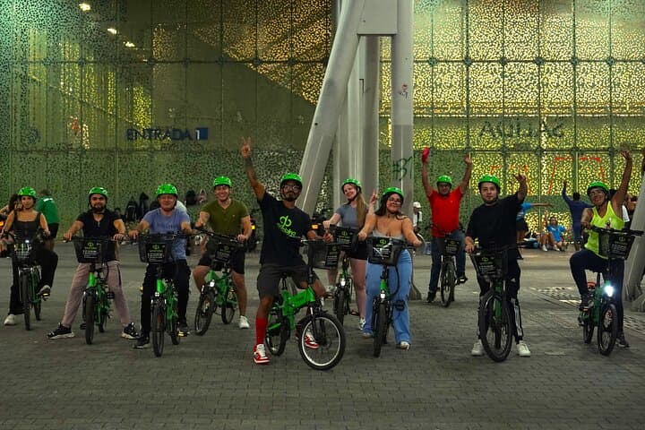 Medellin night bike tour: local neighborhoods, snacks and panoramic viewpoints photo 3