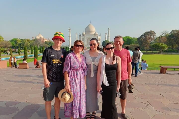 Luxury Taj Mahal Day Trip from Delhi by Private Car with 5-Star Lunch photo 2