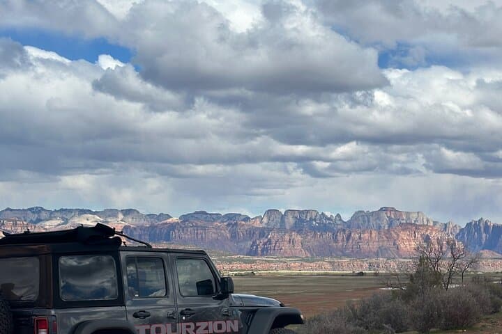 Private Jeep Tour of Zion National Park: Smith's Mesa, Kolob Terrace & Grafton Ghost Town photo 4