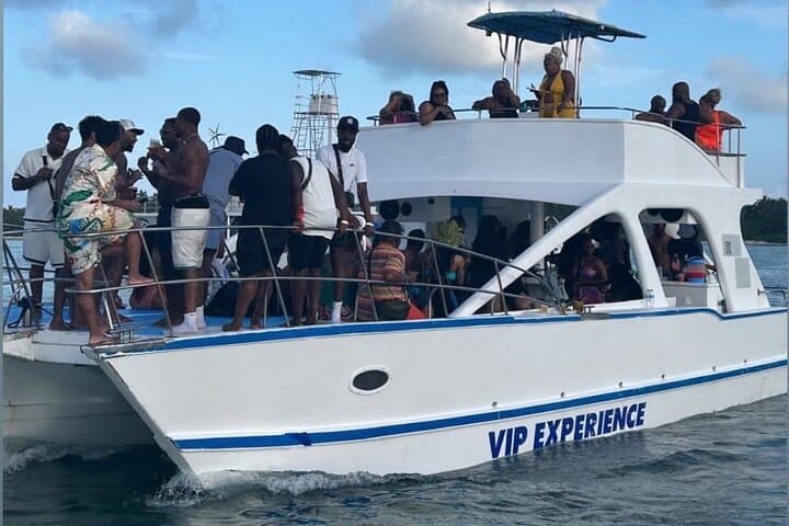 Punta Cana Party Boat: Snorkel, Open Bar & Natural Pool Cruise