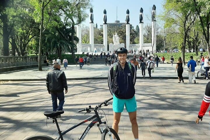 Private Mexico City Bike Tour: Chapultepec to Condesa Guided Ride