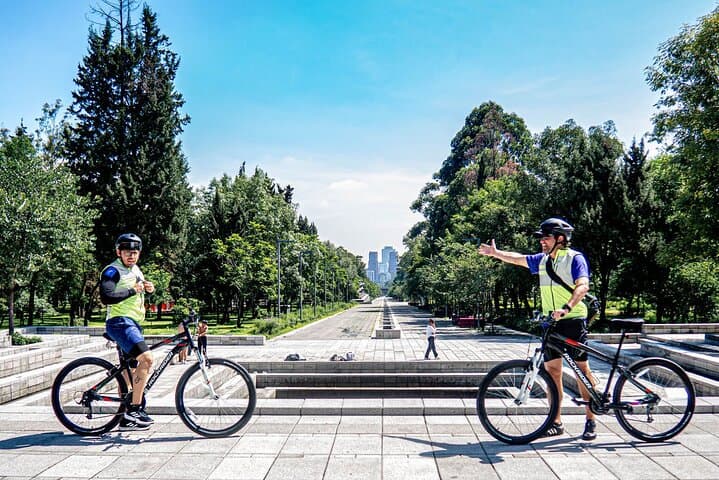 Private Mexico City Bike Tour: Chapultepec to Condesa Guided Ride photo 3