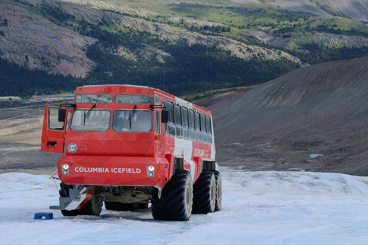 Shuttle to Columbia Icefield from Calgary, Canmore & Banff — Peyto, Bow Lake & Crowfoot Glacier