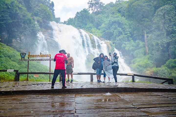 Doi Inthanon Waterfalls, Pagodas & Rice Fields Day Tour from Chiang Mai photo 2