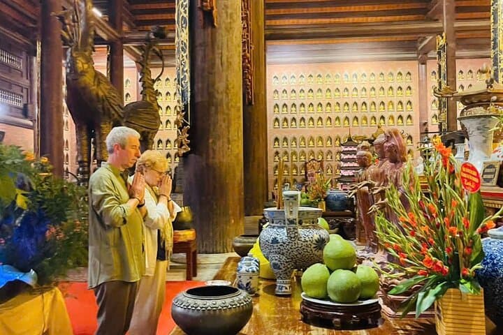 Bai Dinh Pagoda Night Tour: Lanterns, Bell-Ringing & Evening Tea in Ninh Binh photo 3