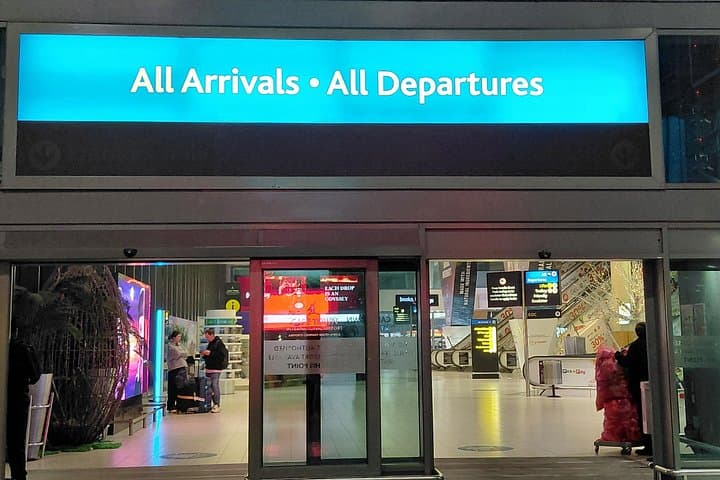 Private Airport Transfer in Cape Town — Fast, Reliable Door-to-Door Service photo 3