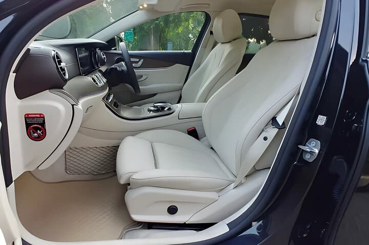 Luxury Taj Mahal Day Trip from Delhi by Private Car with 5-Star Lunch photo 5