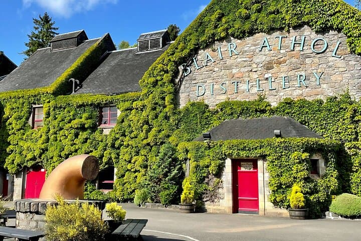 Luxury Transfer from Inverness to Edinburgh: Private Chauffeur Sightseeing Through the Scottish Highlands photo 4