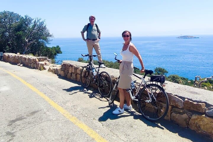 Biking Büyükada: A 3–4 Hour Coastal and Forest Ride with Lunch or Dinner photo 3