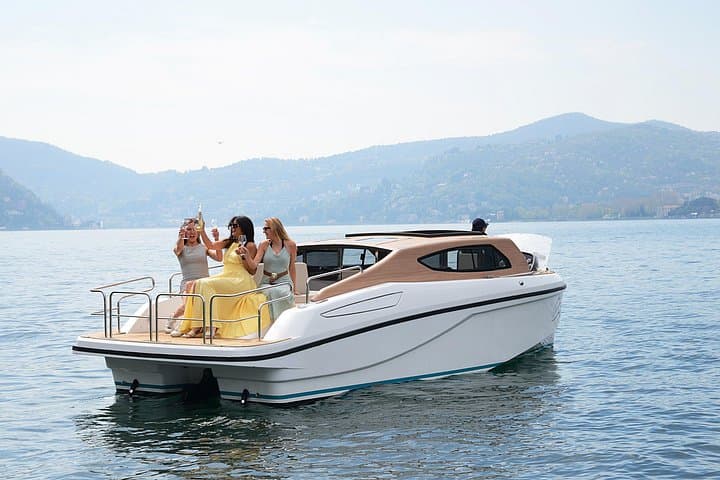 Luxury Limousine Boat Private Tour of Lake Como: Bellagio, Villas & Hidden Bays photo 4