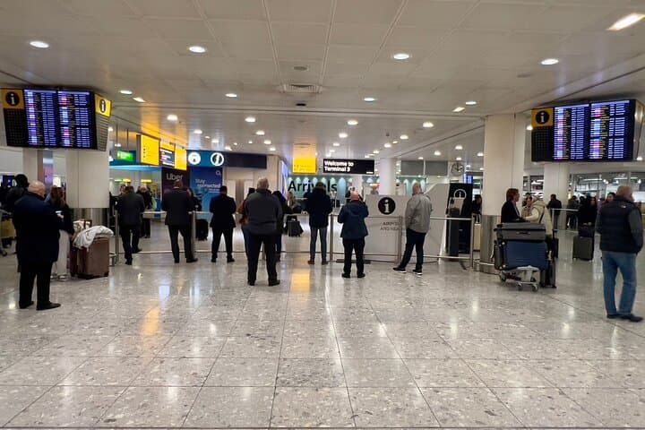 Gatwick to Southampton Port Private Transfer with Meet & Greet: Reliable Airport-to-Cruise Transport photo 6