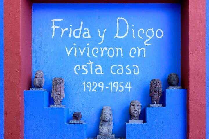 Xochimilco and Coyoacán Day Tour with Optional Frida Kahlo Museum photo 4