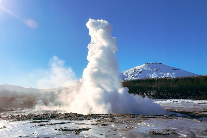 Golden Circle Private Tour: Thingvellir, Geysir, Gullfoss & Kerið photo 3