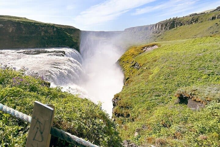 Golden Circle Private Tour: Thingvellir, Geysir, Gullfoss & Kerið photo 4