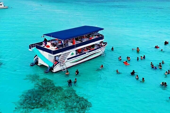 Cozumel Catamaran Snorkel at El Cielo with Open Bar and Lunch