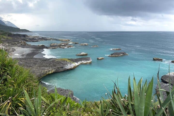 Hualien Private Day Tour: Qingshui Cliff, Taroko Gorge & Qixingtan Beach photo 2