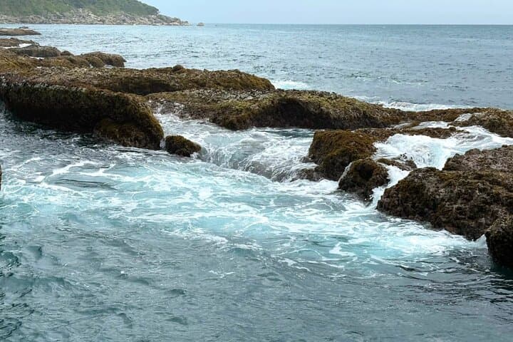 Hualien Private Day Tour: Qingshui Cliff, Taroko Gorge & Qixingtan Beach