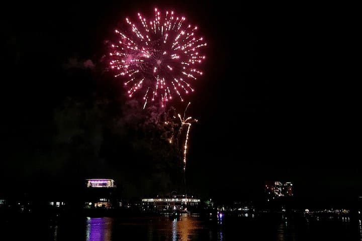 Surfers Paradise City Lights Cruise — Gold Coast Night Waterways photo 2