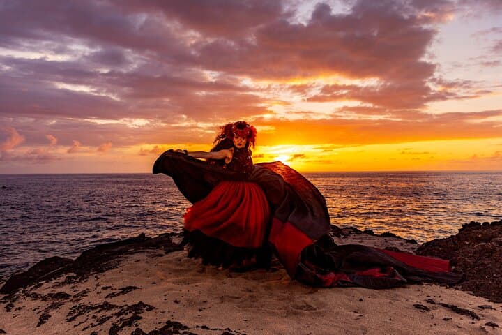Feast and Fire Luau at Outrigger Kona Resort — Oceanfront Hawaiian Dinner & Show