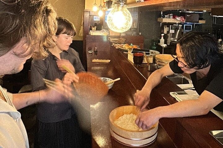 Tsukiji Fish Market Tour & Sushi Making Class in Tokyo photo 5