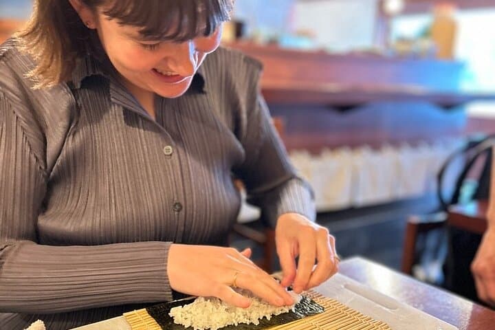 Tsukiji Fish Market Tour & Sushi Making Class in Tokyo photo 6