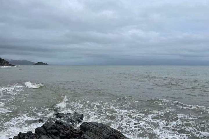 Heipaijiao Coastline & Baisha Village: Private Day Tour from Guangzhou