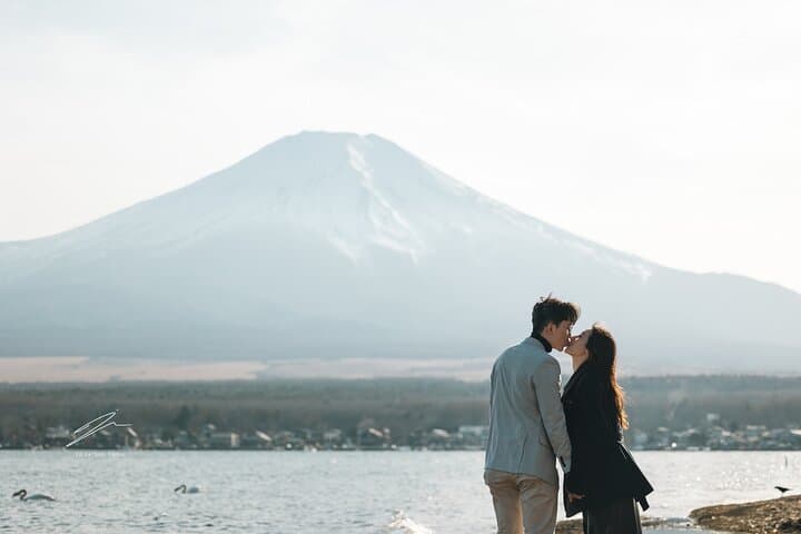 Mount Fuji Private Photoshoot for Couples, Proposals & Family Memories photo 2