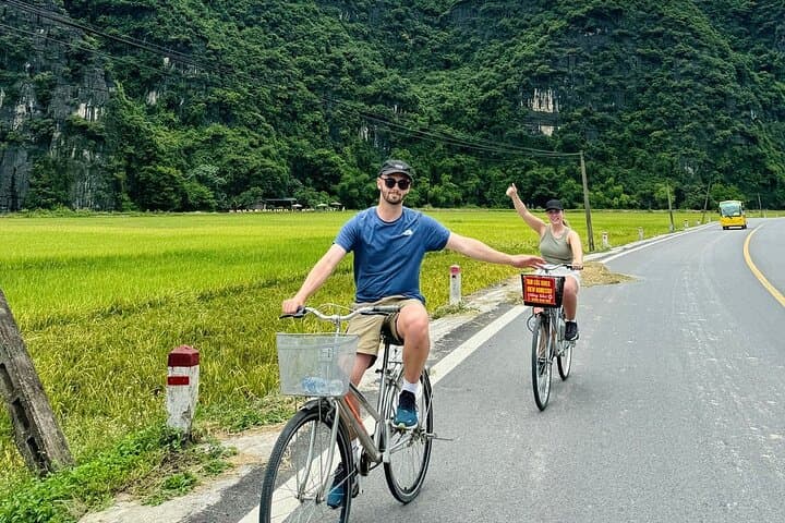 Ninh Binh Highlights: Bai Dinh, Mua Cave Hike & Trang An Boat Tour photo 2