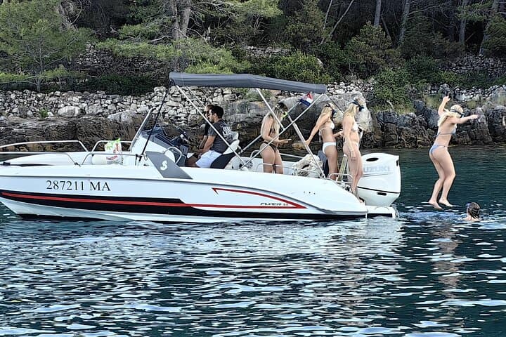 Sunset Speedboat Tour from Makarska to Brač — Swim at Puntica Bay photo 4