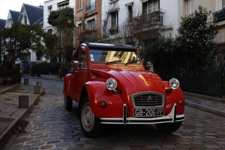 2CV Tour of Saint‑Germain and Paradis Latin Cabaret Dinner in Paris photo 4