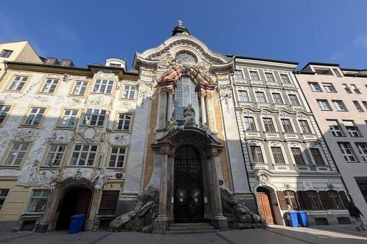 Self-Guided Audio City Tour in Munich — 3 km Walk Through Marienplatz and Englischer Garten photo 3