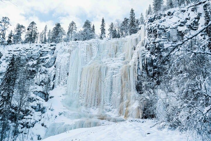 Frozen Waterfalls of Korouoma Canyon: Full-Day Hiking & Photography Tour
