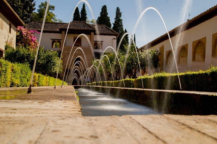 Guided Alhambra Tour — Generalife, Charles V & Alcazaba in Granada photo 3