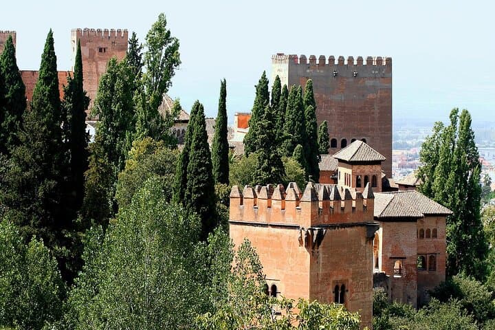 Guided Alhambra Tour — Generalife, Charles V & Alcazaba in Granada photo 6