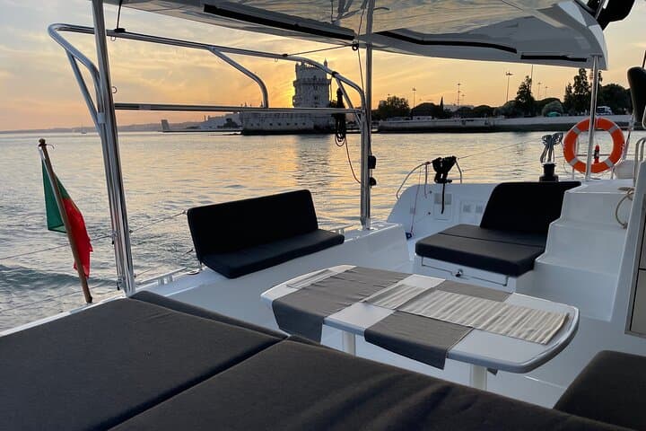 Sunset VIP Catamaran Cruise and Dinner on the Tagus River photo 3