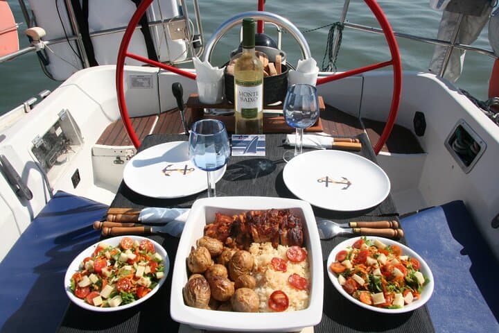 Sunset VIP Catamaran Cruise and Dinner on the Tagus River photo 5