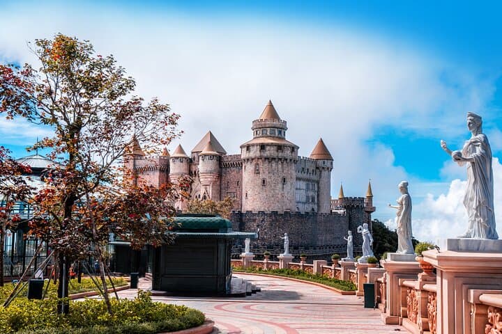 Ba Na Hills & Golden Bridge: Day Trip from Da Nang with Cable Car and Buffet
