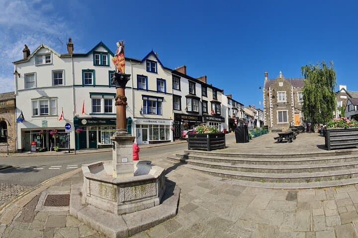 Conwy Town and Castle Guided Walking Tour — 1-Hour Historic Highlights photo 5