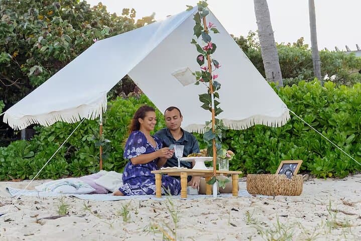 Luxury Picnic in Honolulu: Ocean, Lagoon & Diamond Head Views photo 2