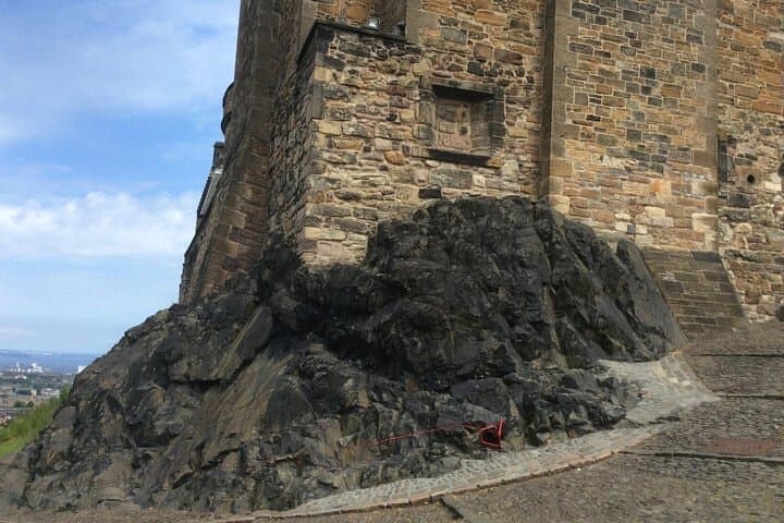 Private Edinburgh Castle Tour: Inside the Fortress of the Scottish Crown photo 4