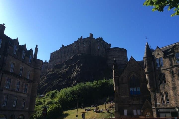 Edinburgh Private Walking Tour: Old Town Highlights & Local Secrets