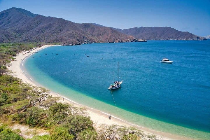 Sail to Tayrona Park: Bahía Concha Snorkeling, Paddleboarding & Beach Lunch photo 2