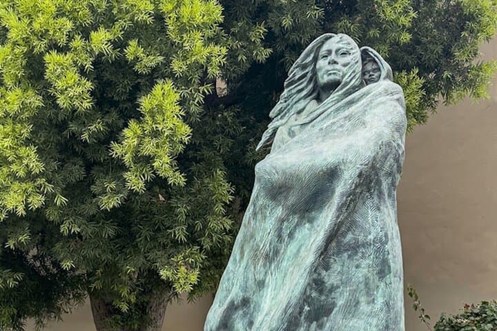 Santa Barbara Downtown Self-Guided Walking Tour: Historic Sights & Hidden Alleys